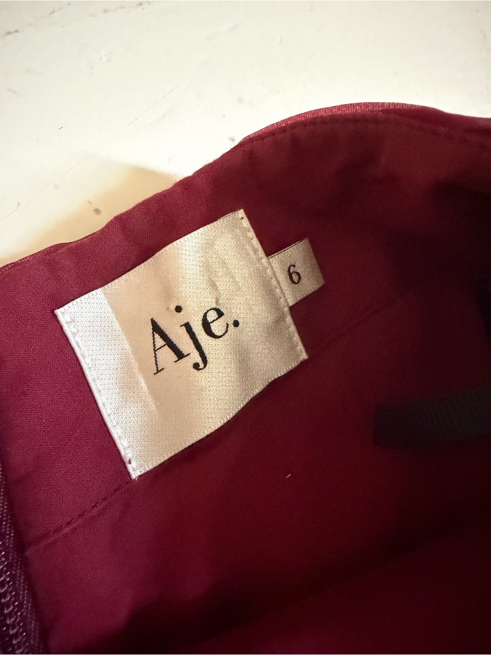 AJE - Picture 4 of 6